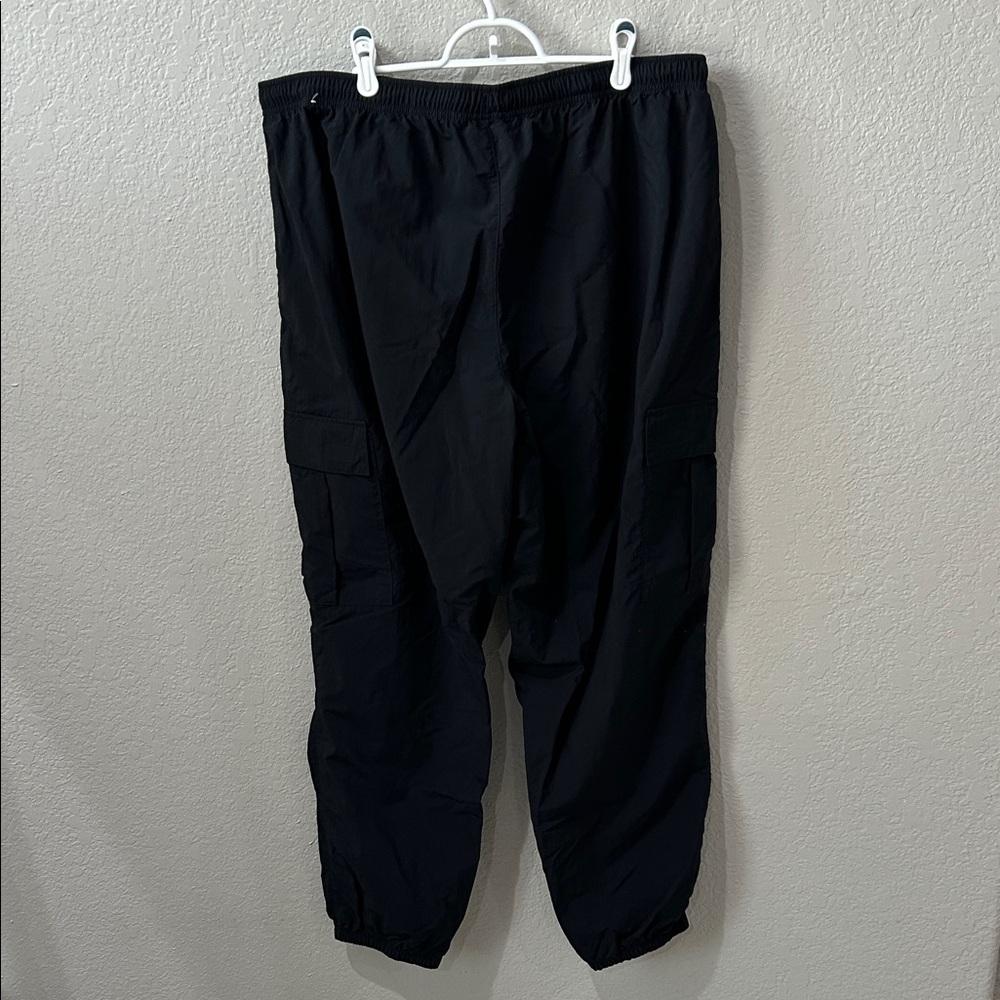 Nike Black Cargo Jogger Pants with Elastic Cuffs - Picture 9 of 9